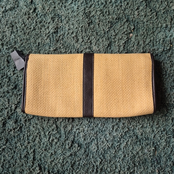 Avenue Tan and Black Clutch NWT - Picture 5 of 11